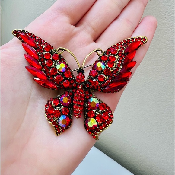 Breathtakingly beautiful tomato red rhinestone brooch new without tags - Picture 2 of 3